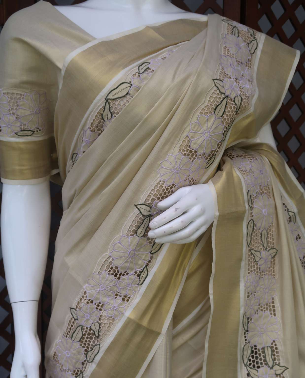 Find Banarasi Tissue silk Saree by Huzaifa Silk Sarees near me | Jaitpura,  Varanasi, Uttar Pradesh | Anar B2B Business App