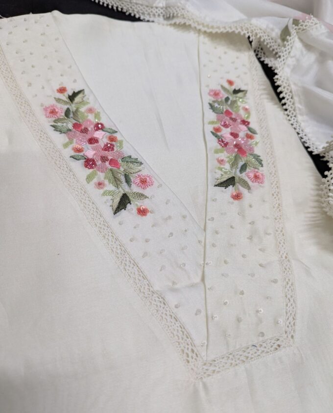 Hand Embroidered Roman Silk Sets
